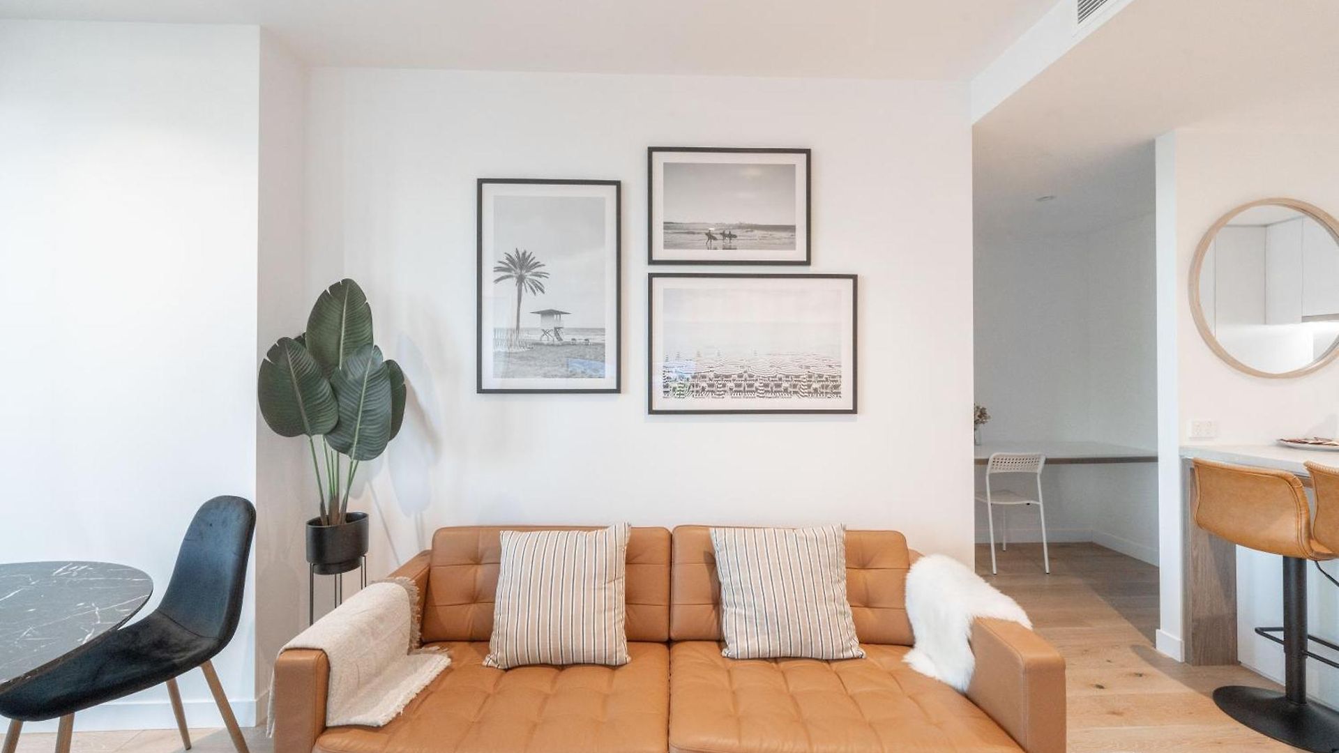 Apartment Modern Valley Pad With Rooftop Pool, Study & Parking *