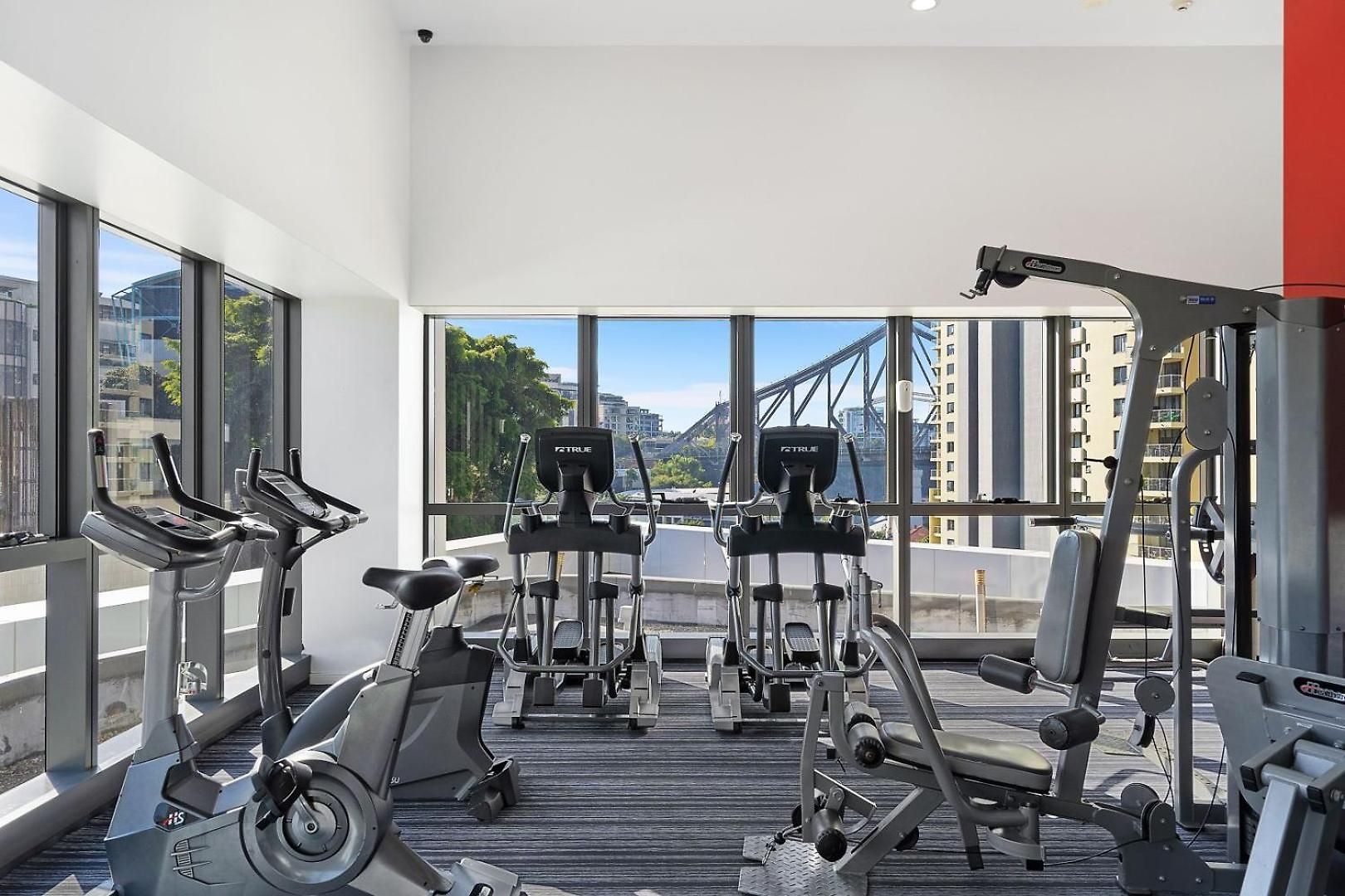 Altitude 2br - Stunning Views, Pool & Parking Apartment Brisbane