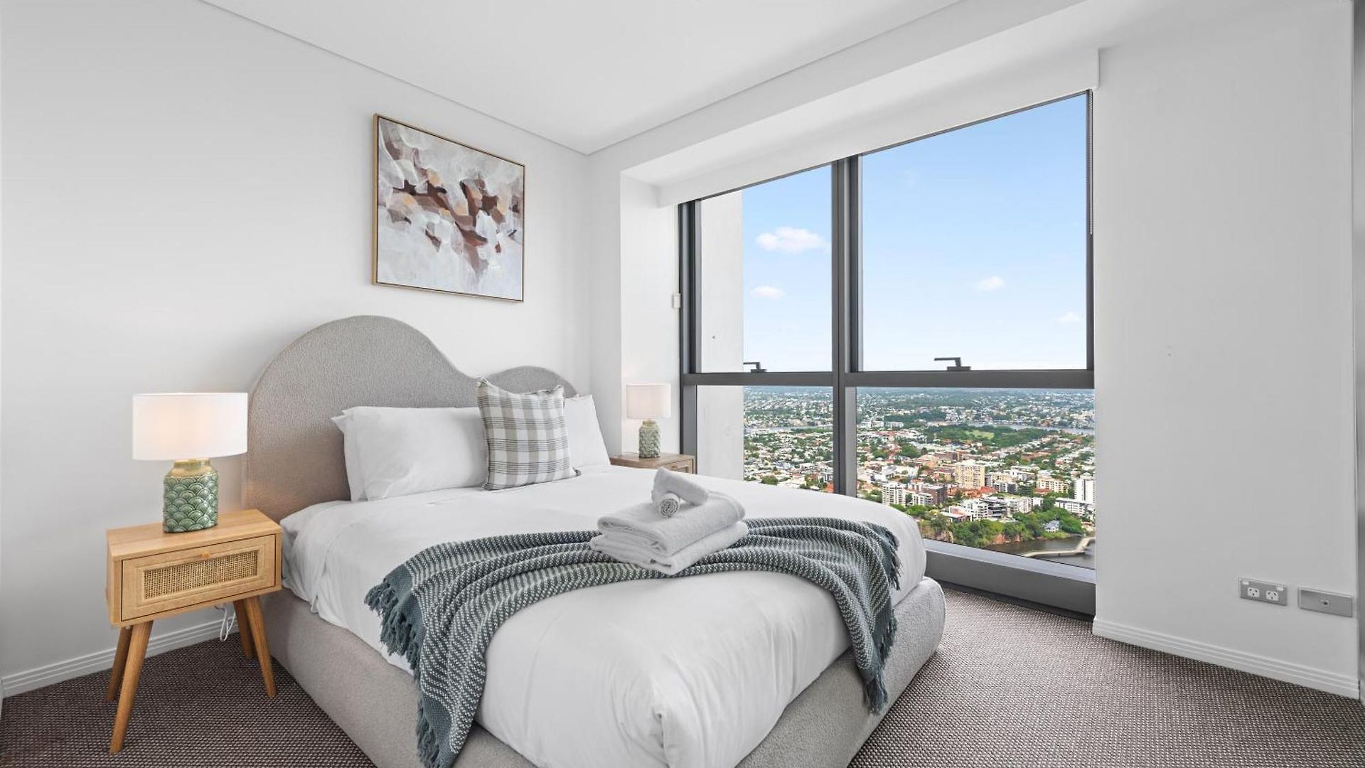 Altitude 2br - Stunning Views, Pool & Parking Brisbane