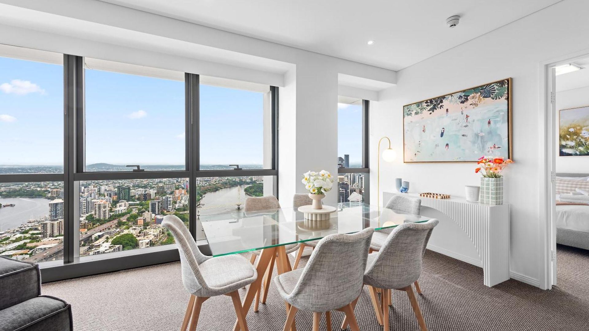 Apartment Altitude 2br - Stunning Views, Pool & Parking Brisbane