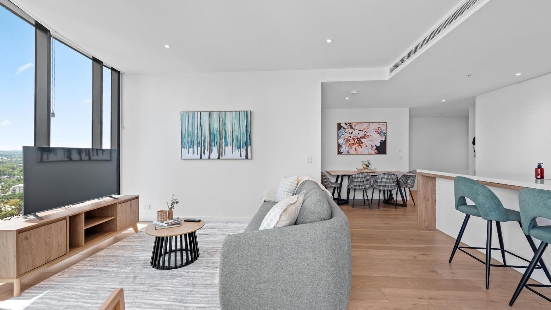 Modern 2br With Stunning Views, Infinity Pool & Gym Apartment *