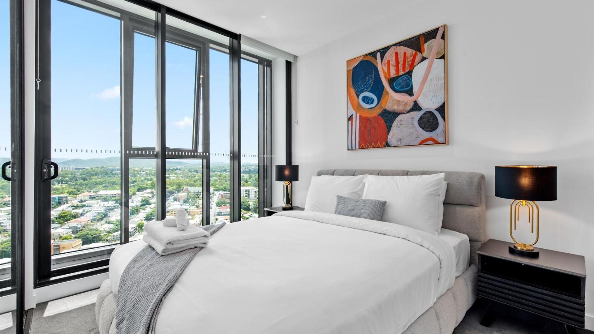 Modern 2br With Stunning Views, Infinity Pool & Gym Apartment Brisbane