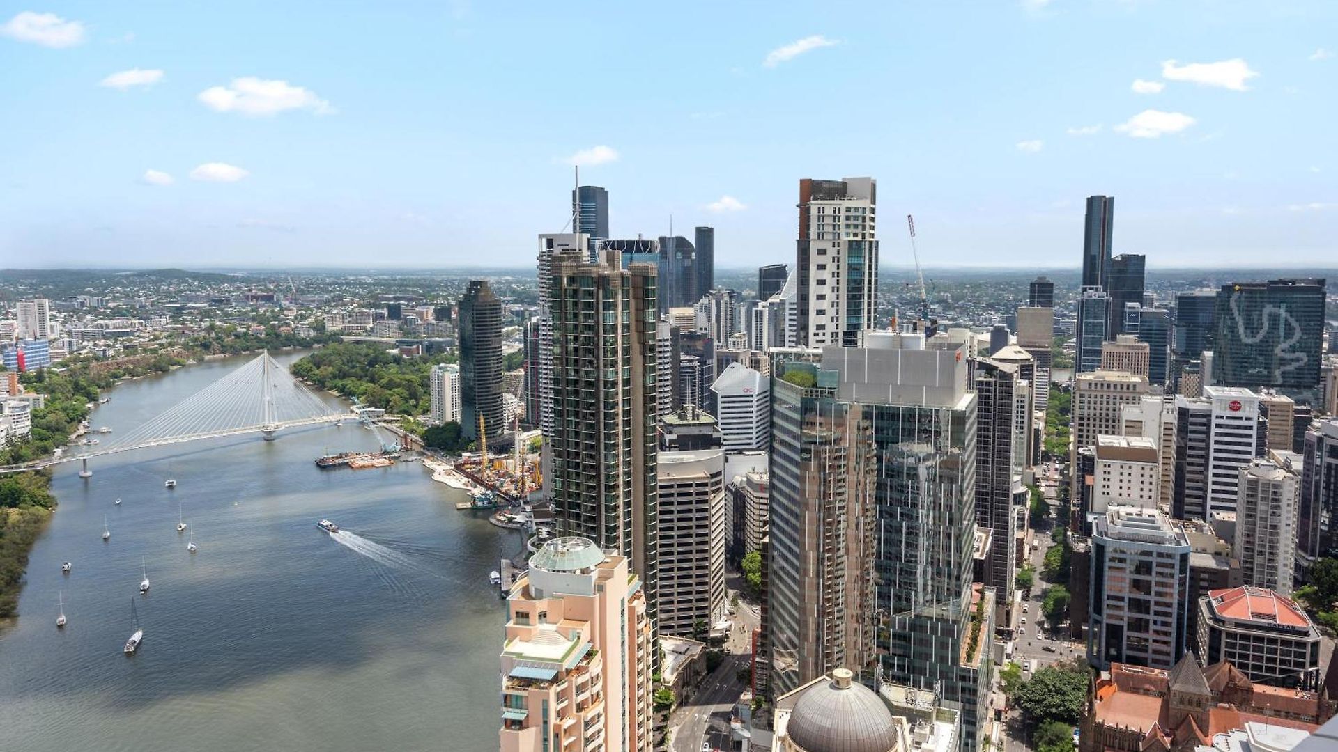 Stunning Sky With Endless Views, Pool & Parking Brisbane
