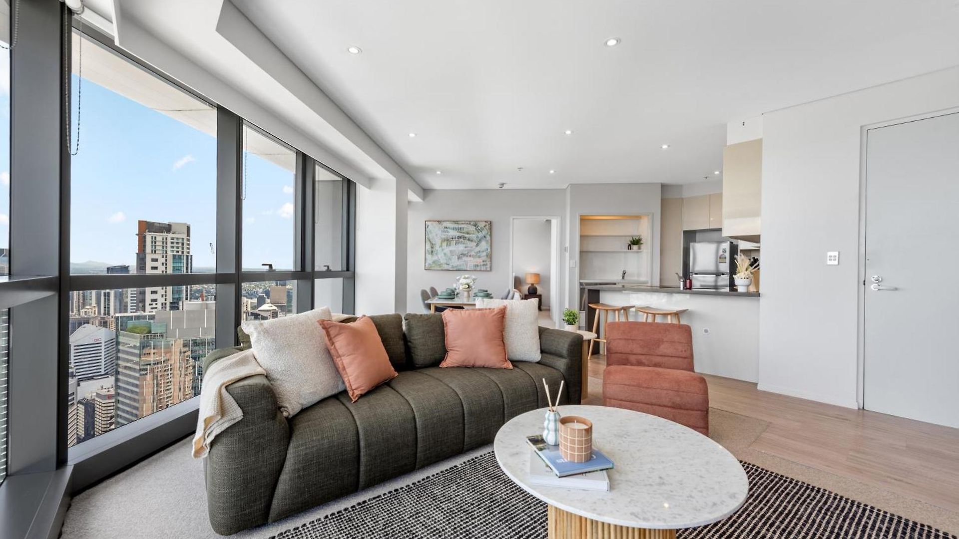 Apartment Stunning Sky With Endless Views, Pool & Parking