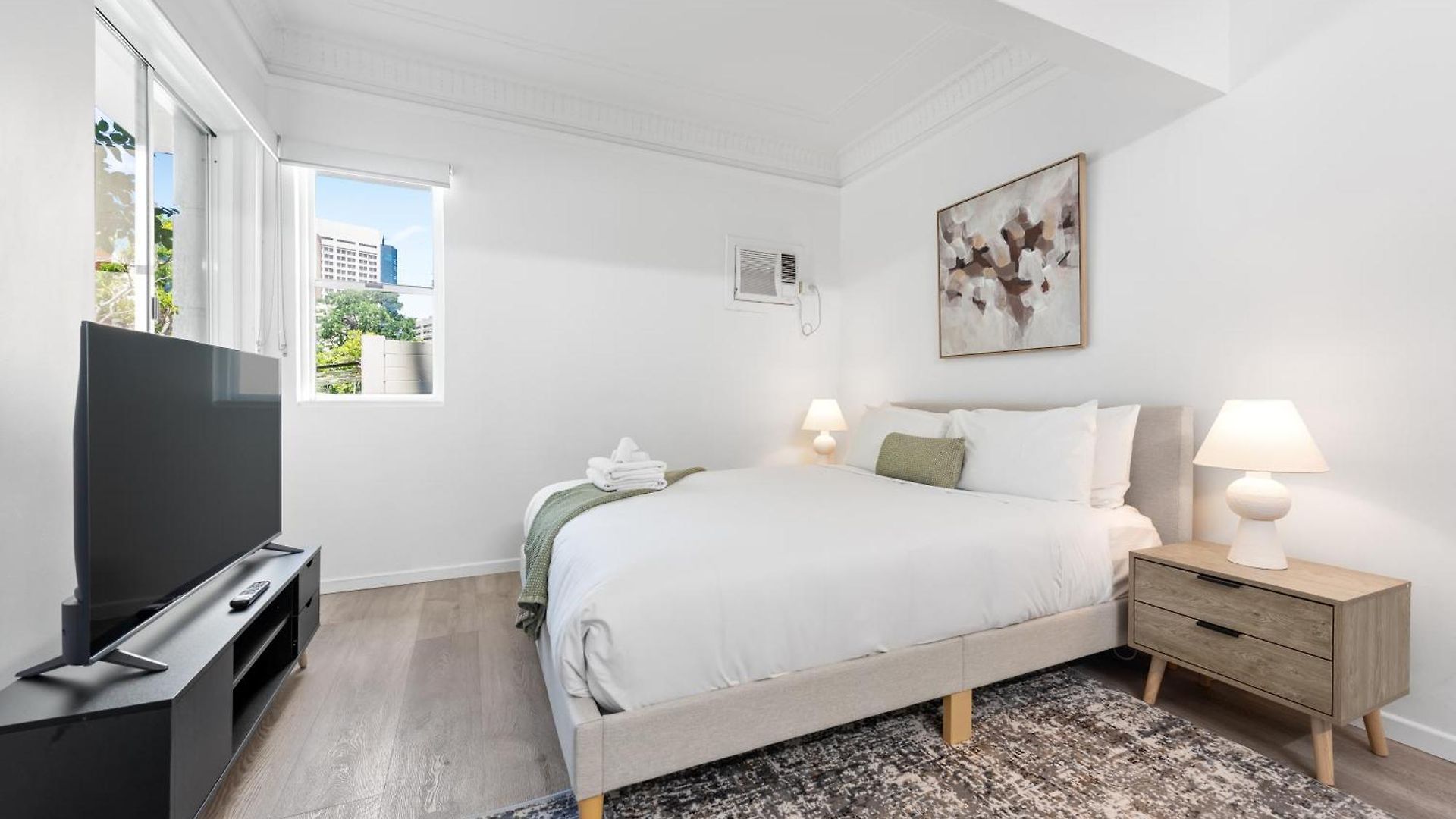 Apartment Modern And Comfy - Short Walk To Hospital
