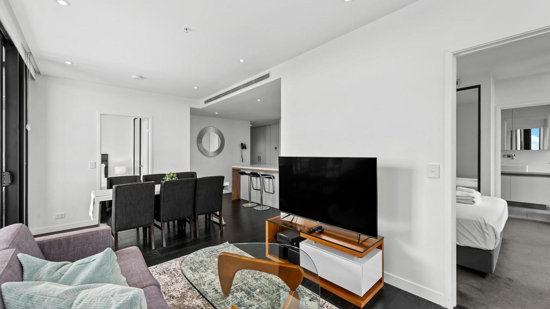 Views 2br With Infinity Pool & Huge Gym! Brisbane