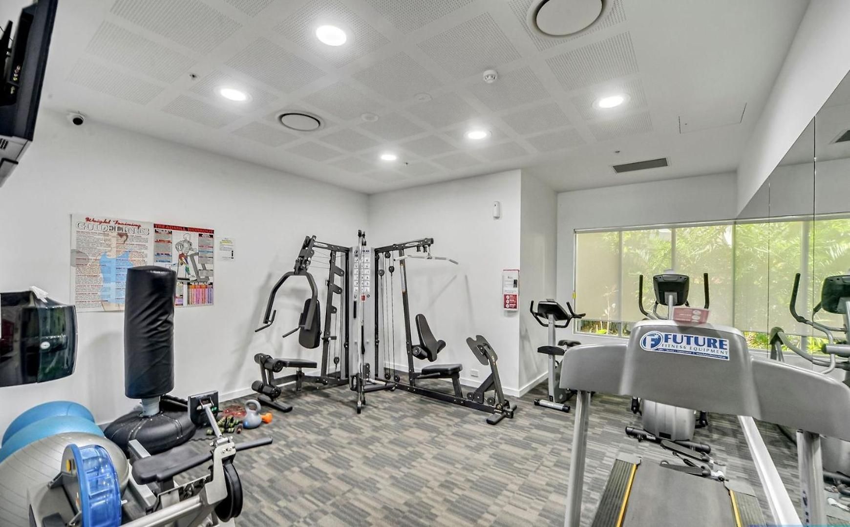 Apartment Bright & Spacious With Pool, Parking =& Wi-fi Brisbane