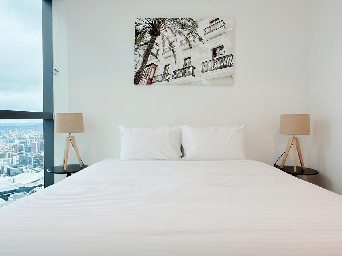 Apartment Chic 1 Bed And Sofa Bed With Views And Pool At Qwr *