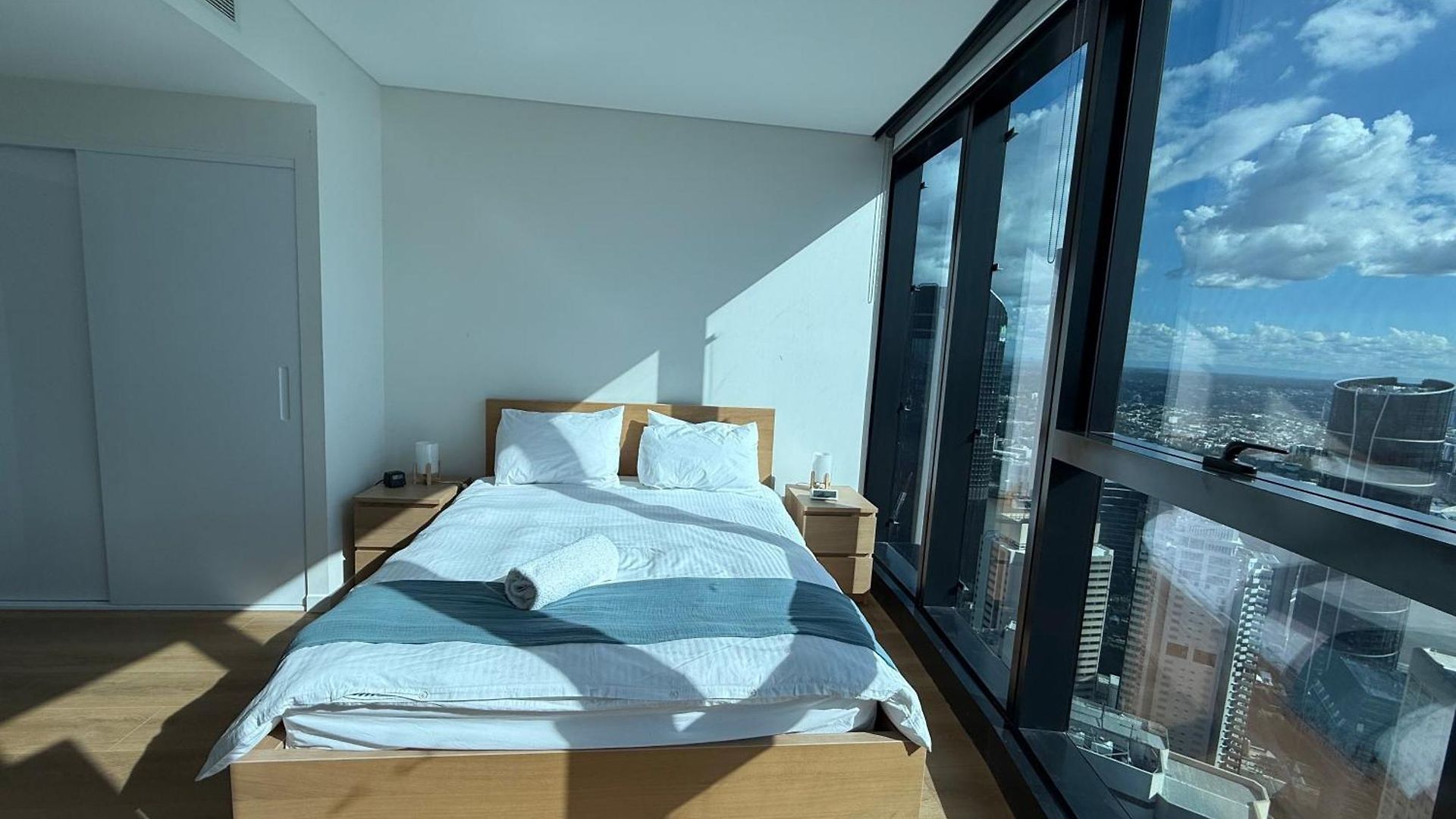 Amazing &river Views 60th Level Skytower 3 Bedrooms&free Parking Apartment Brisbane