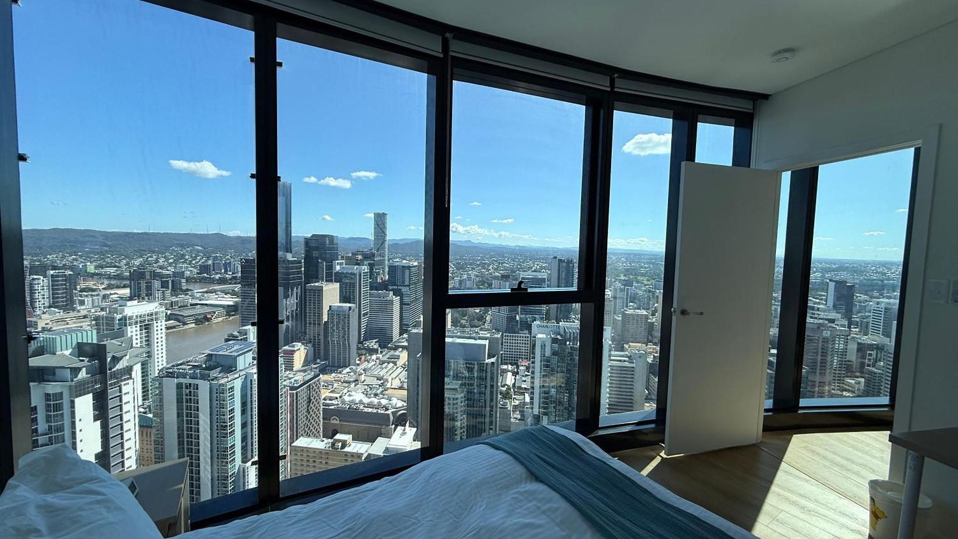 Amazing &river Views 60th Level Skytower 3 Bedrooms&free Parking * Brisbane