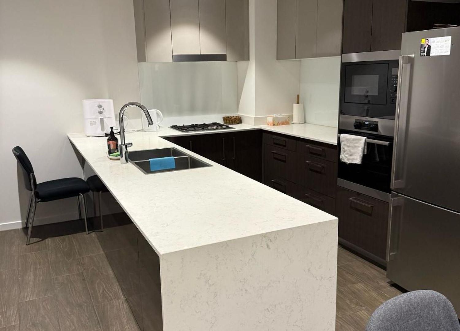 Modern Meets The Gabba Apartment
