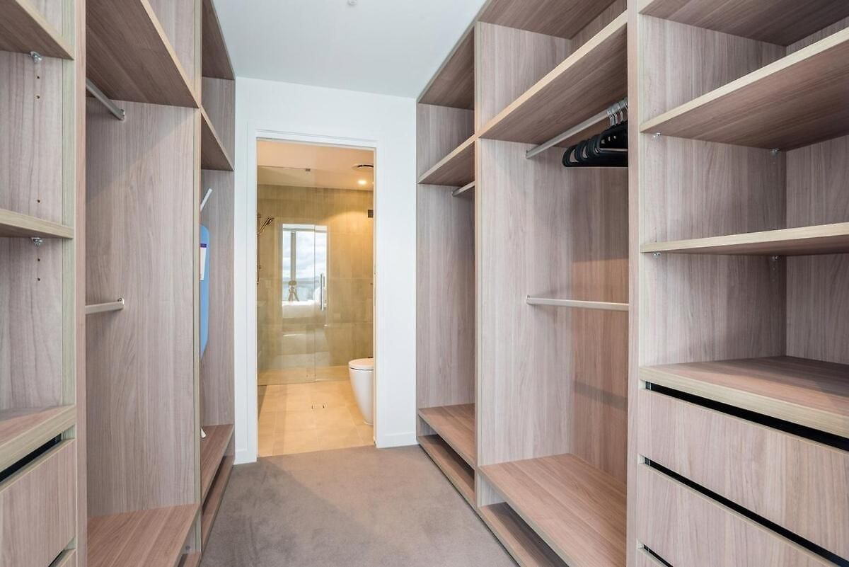 River View 2-bedroom With Parking