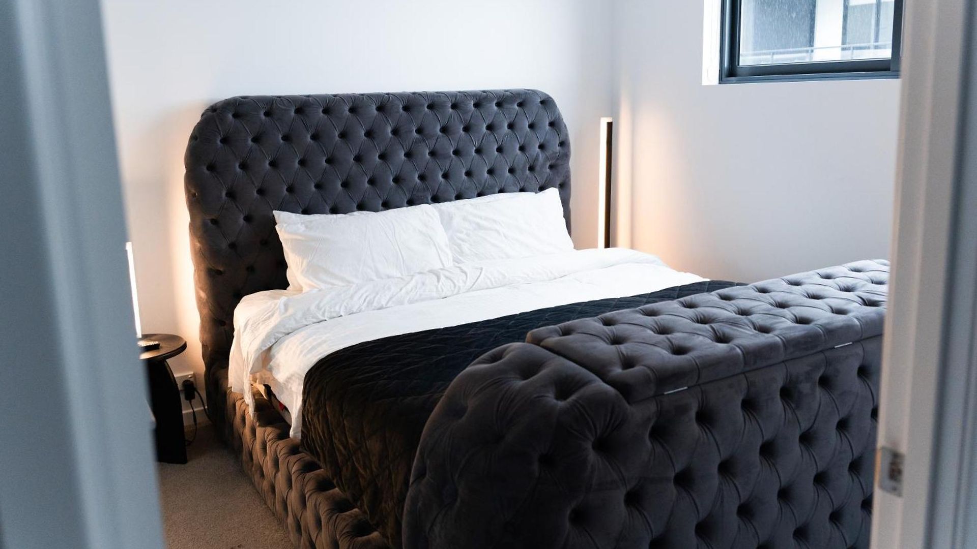 Apartment New With River View & Parking Brisbane
