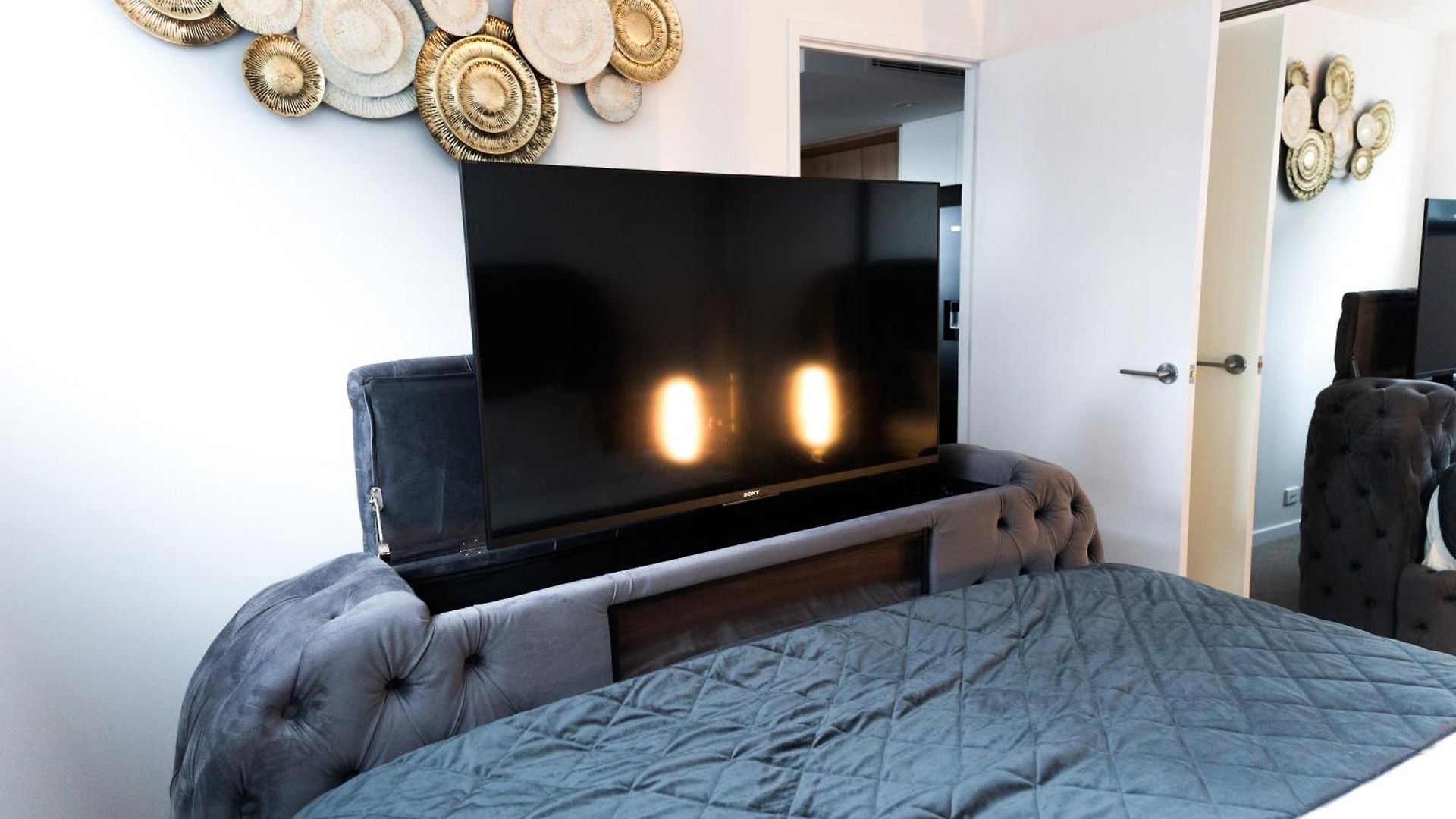 Apartment New With River View & Parking