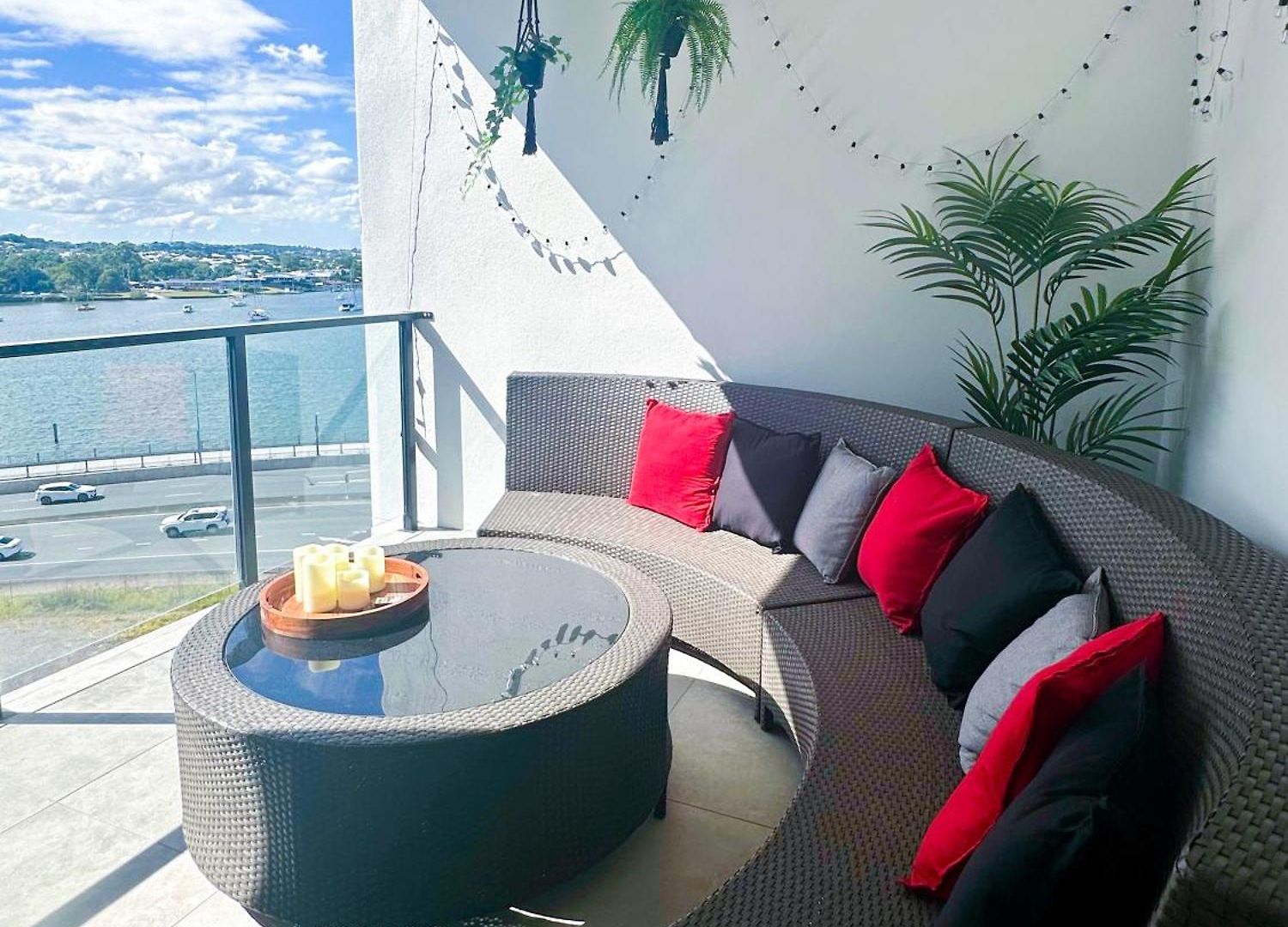 Apartment New With River View & Parking