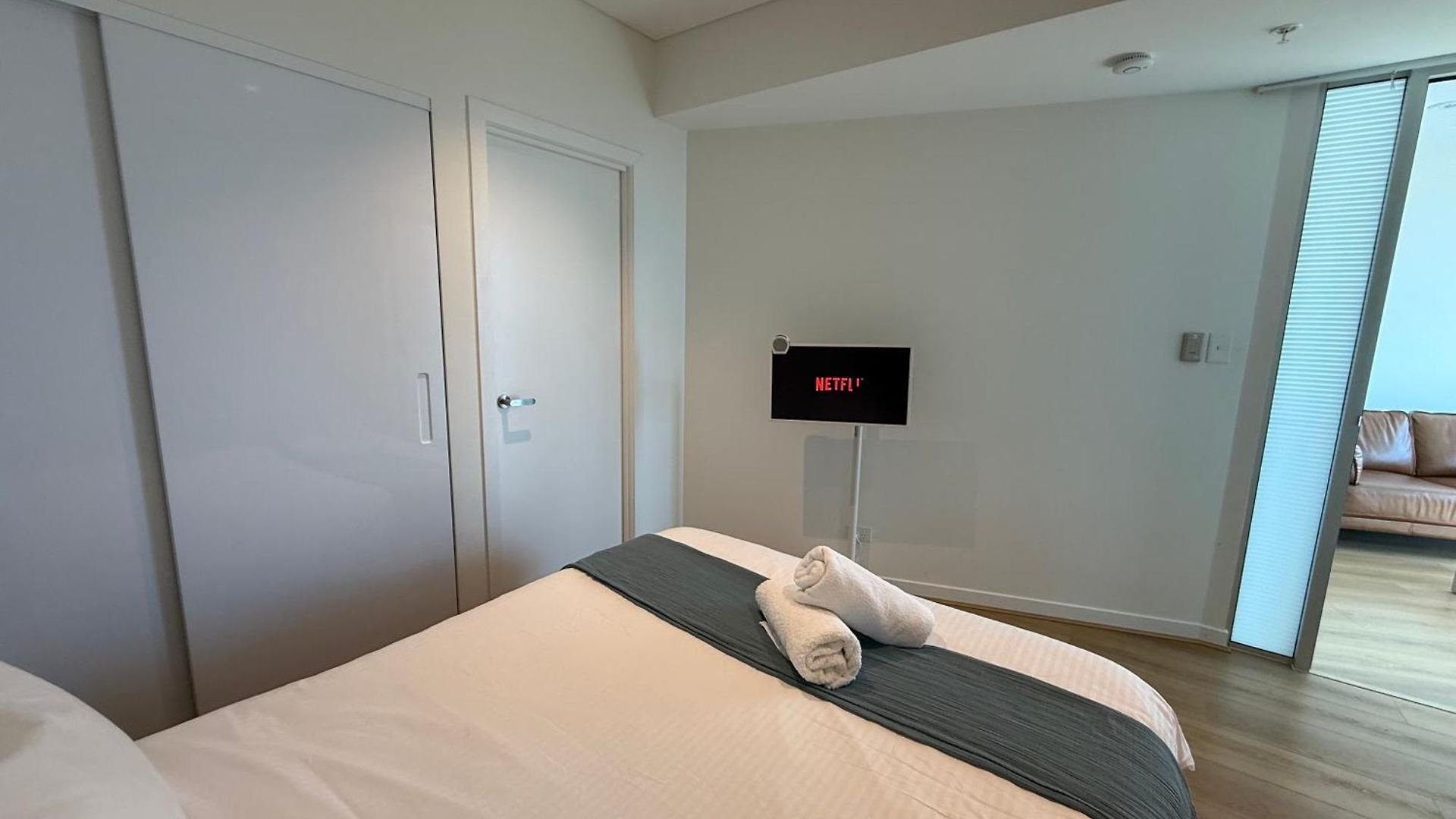 Apartment Amazing &river Views 60th Level Skytower 3 Bedrooms&free Parking