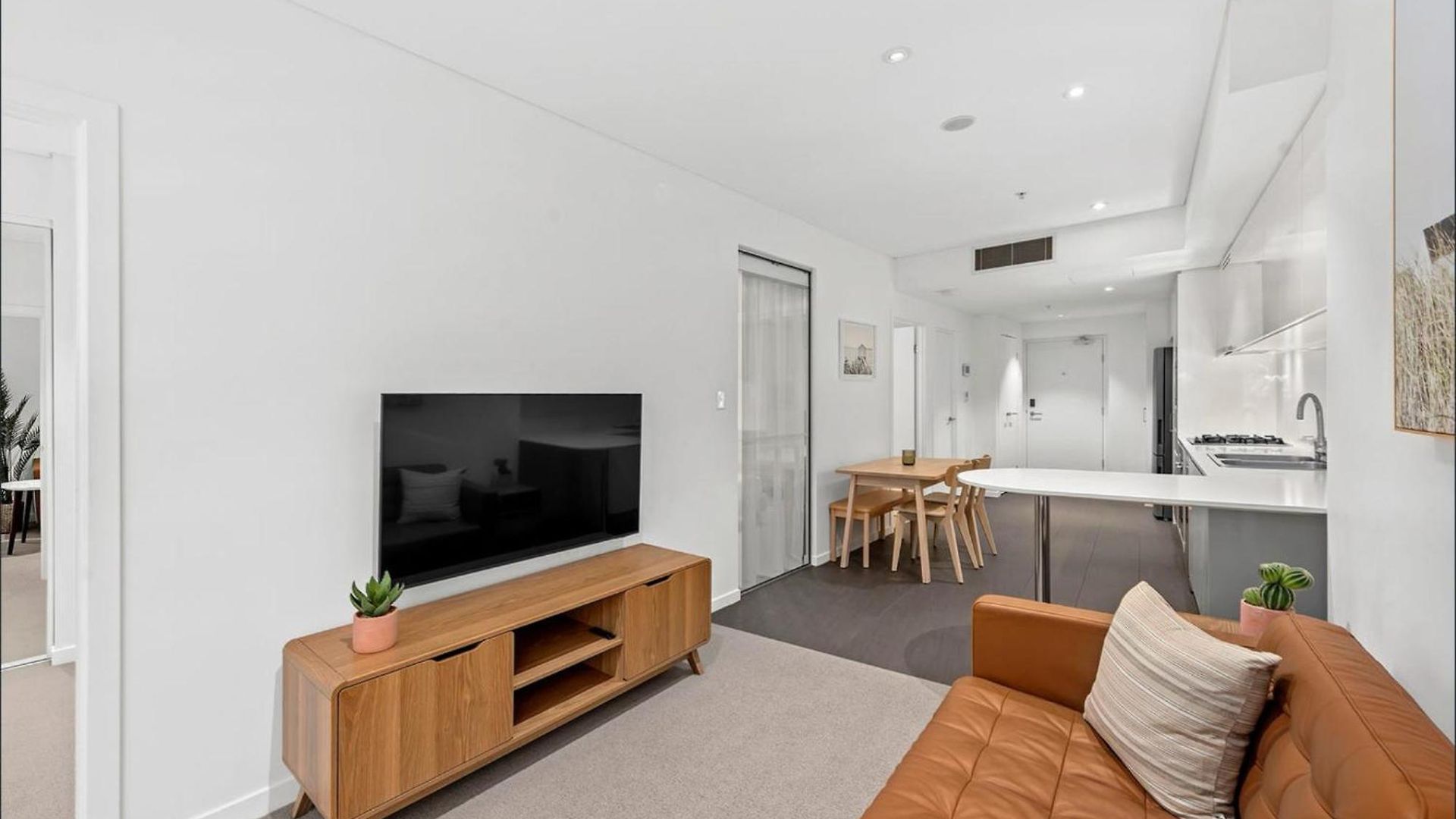 Skytower Apartment *