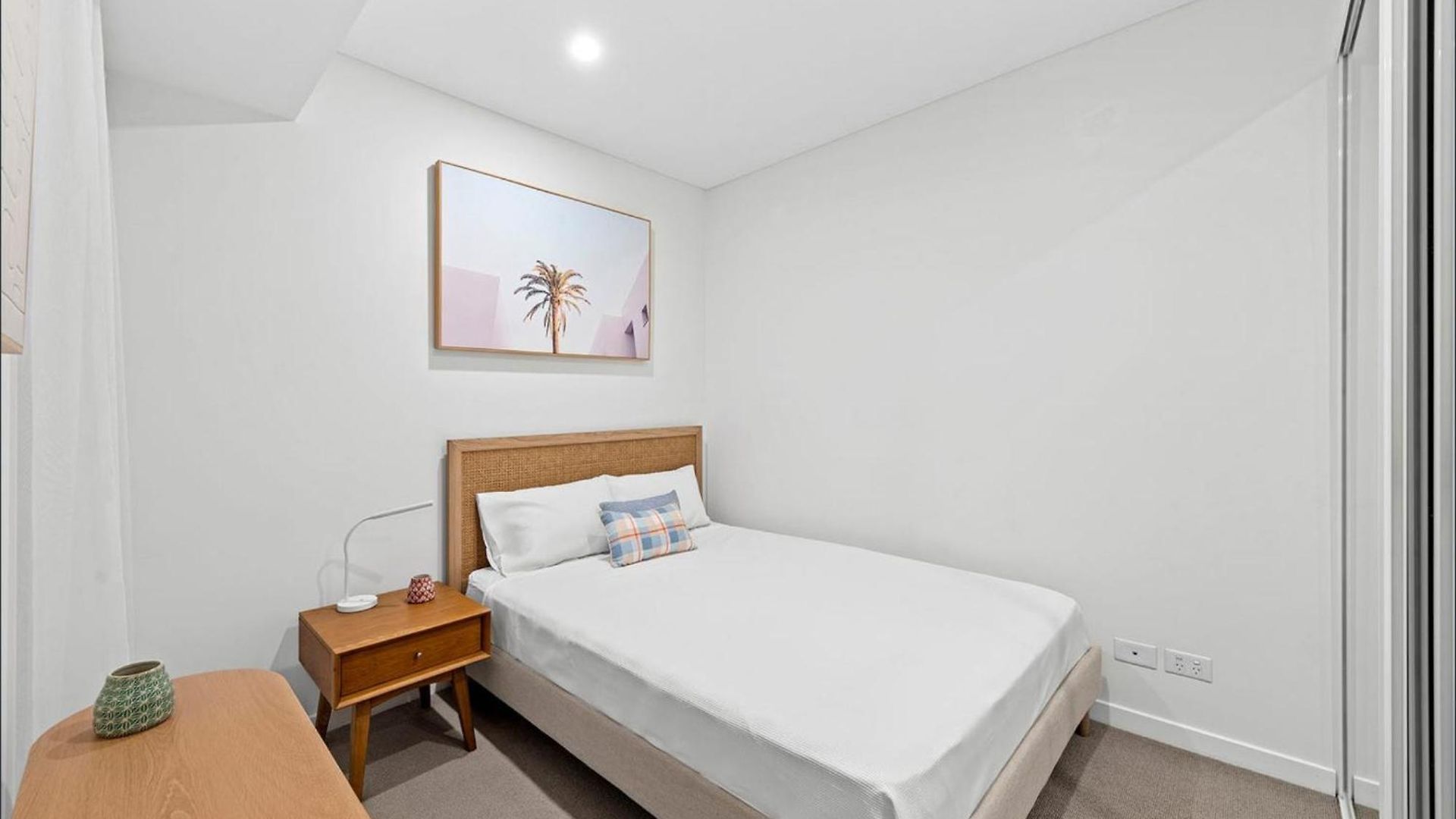 Skytower Apartment