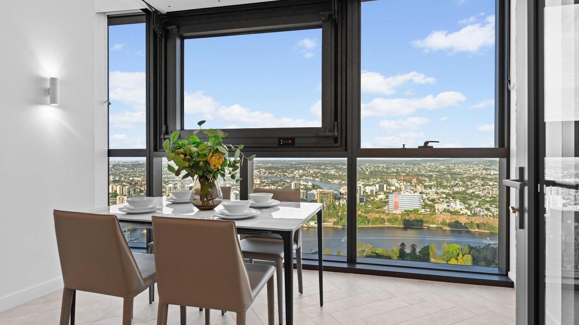 Apartment Qwr Escape River And Views