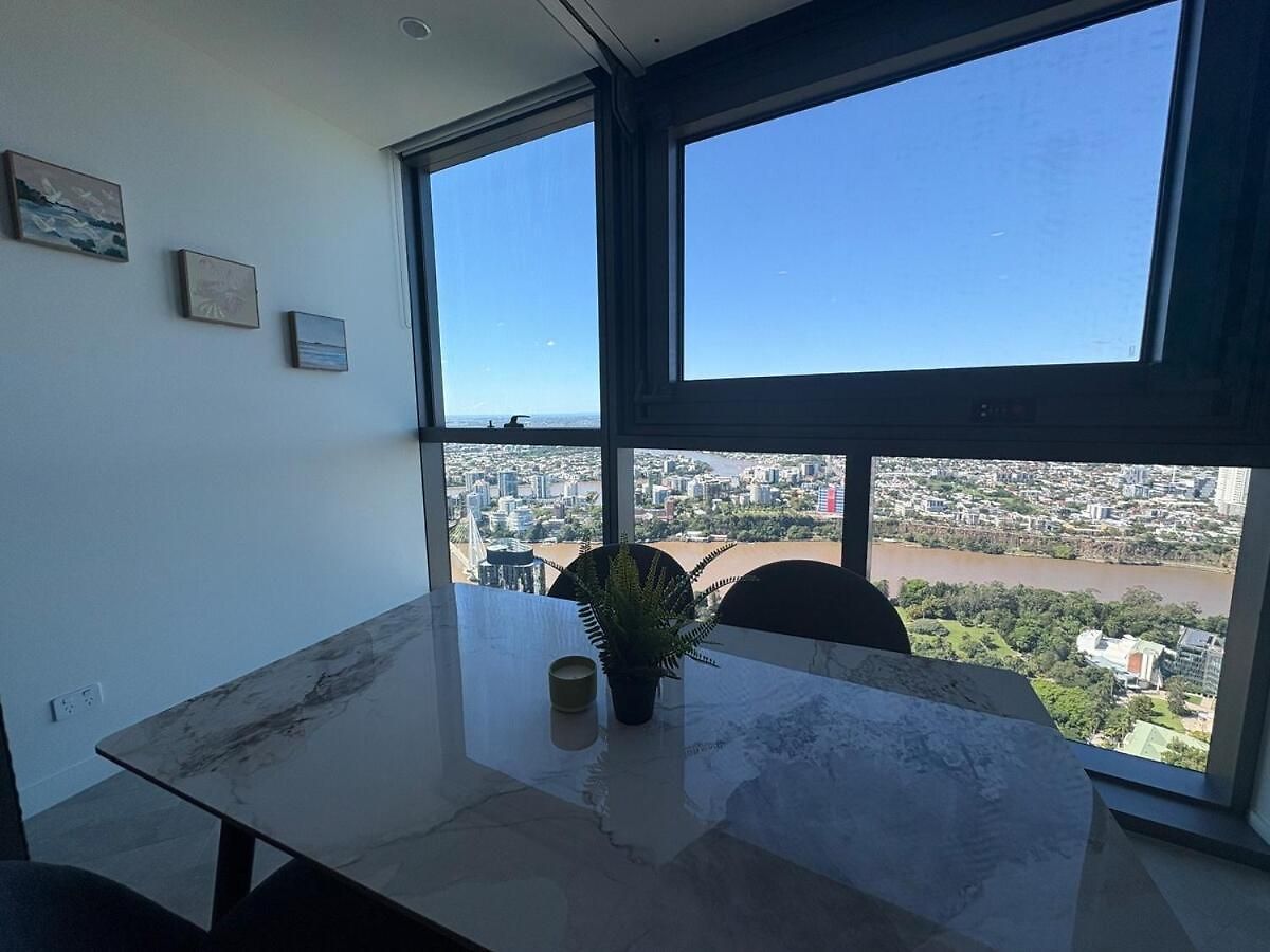 Apartment 61f Skyline Retreat River Botanicgarden View