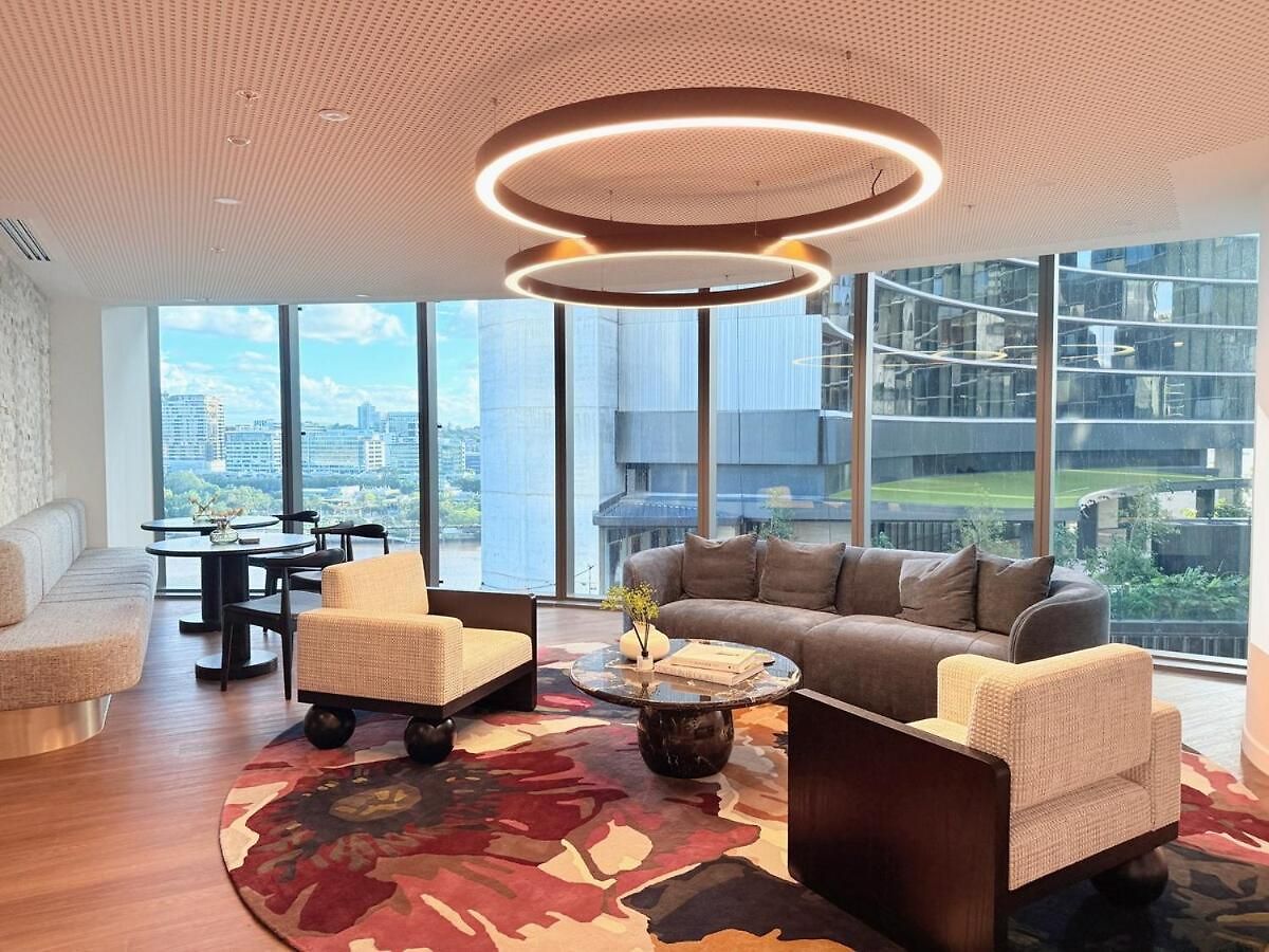 Apartment 1 Bed And Sofa Bed Riverfront Retreat With Pool At Qwr *