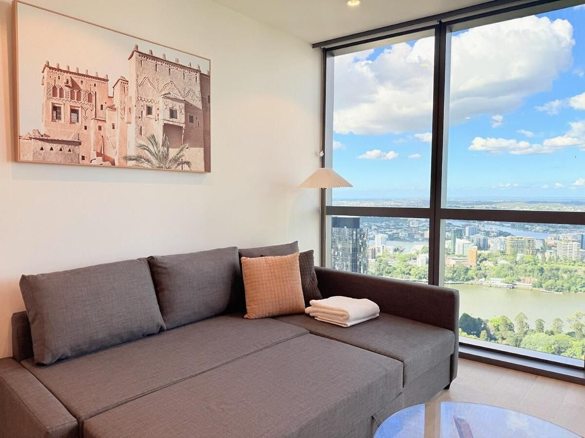 1 Bed And Sofa Bed Riverfront Retreat With Pool At Qwr