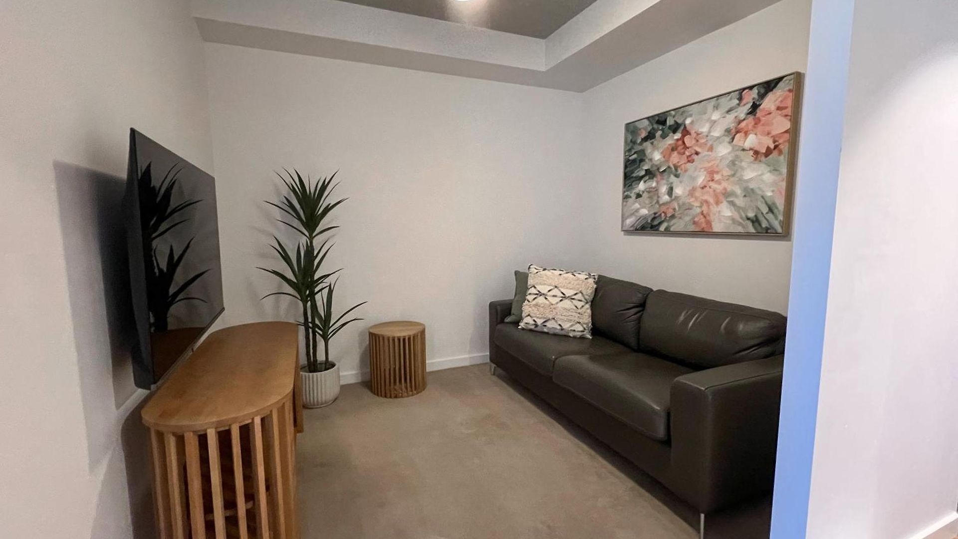 1bed - Valley Fringe - Free Parking Apartment