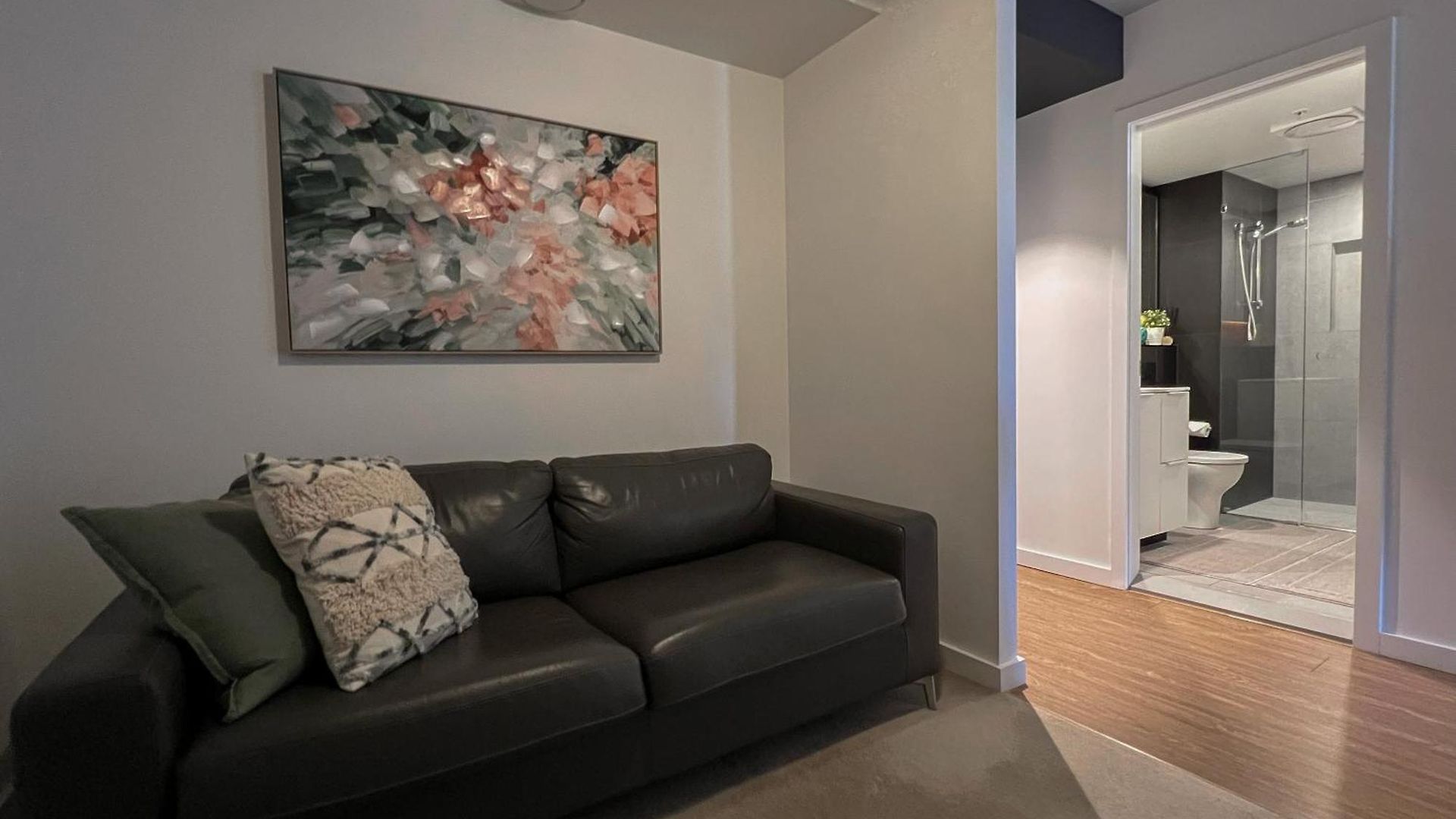 1bed - Valley Fringe - Free Parking Apartment *