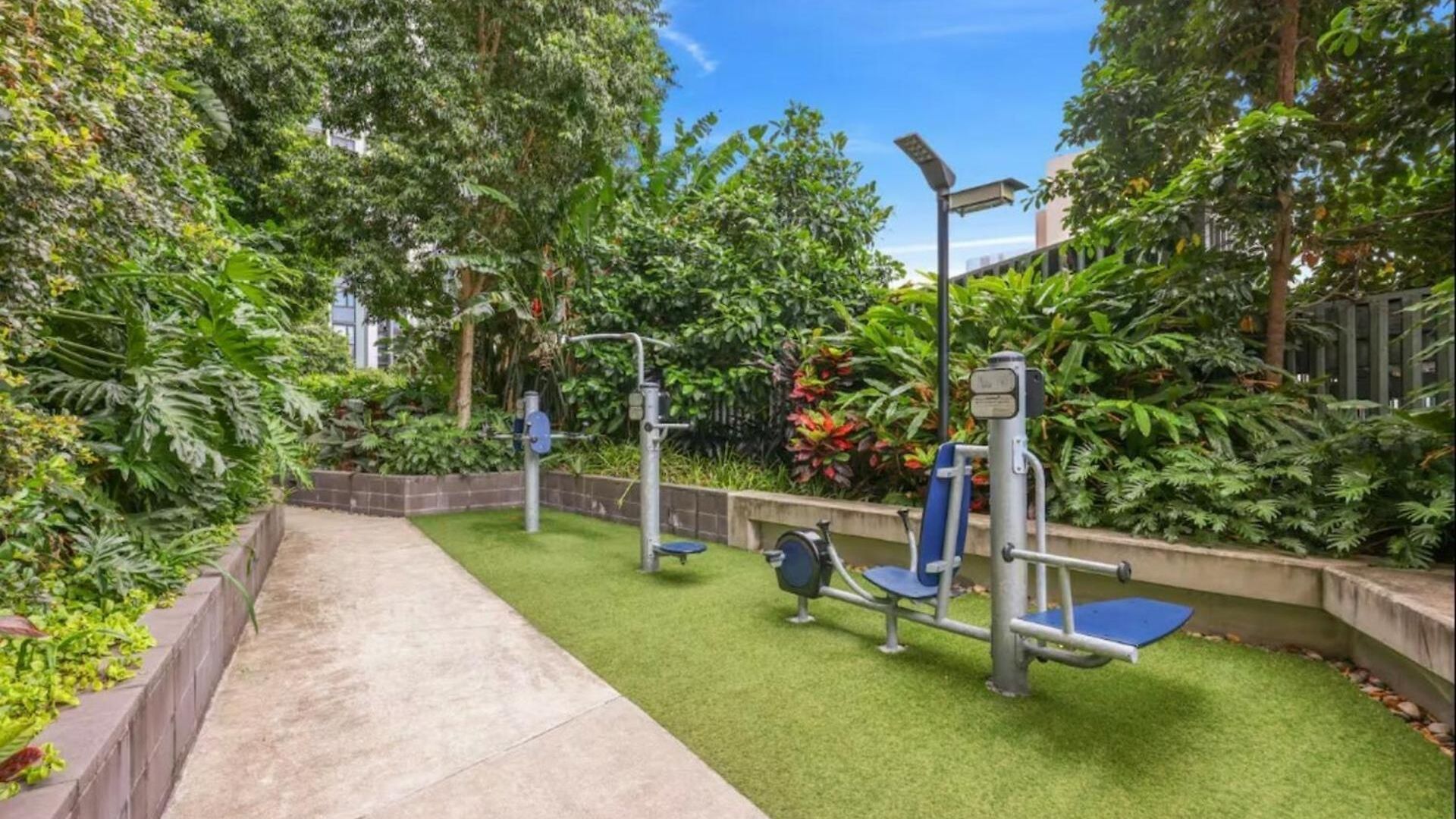 1bed - Valley Fringe - Free Parking * Brisbane