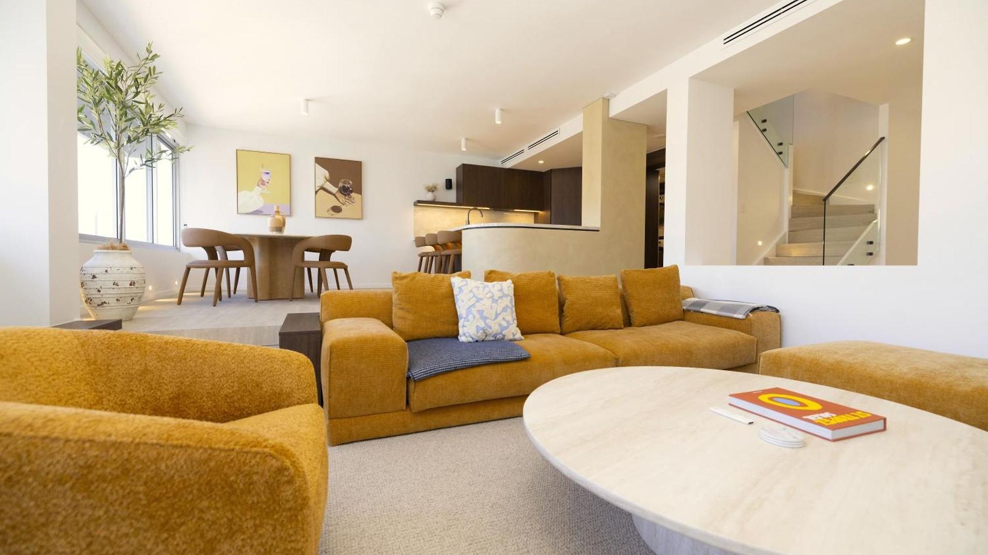Luxury 3br- Skyhome Penthouse- Free Parking Apartment *