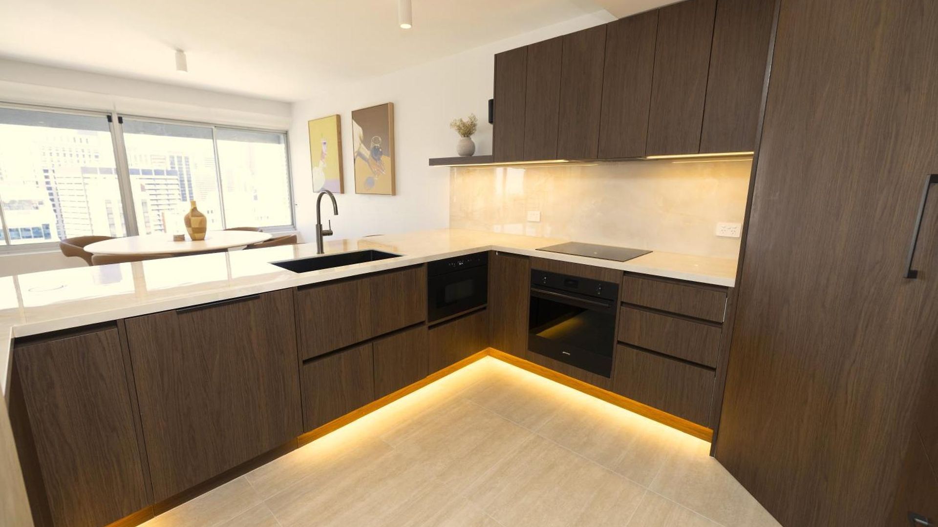 Apartment Luxury 3br- Skyhome Penthouse- Free Parking *