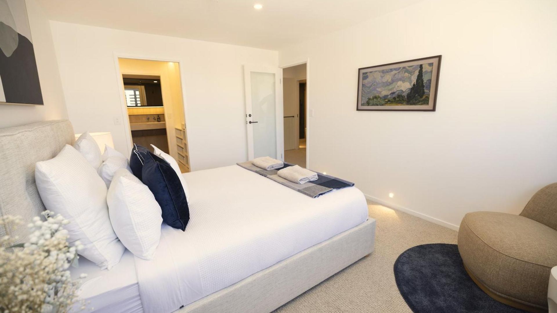 Luxury 3br- Skyhome Penthouse- Free Parking Apartment Brisbane