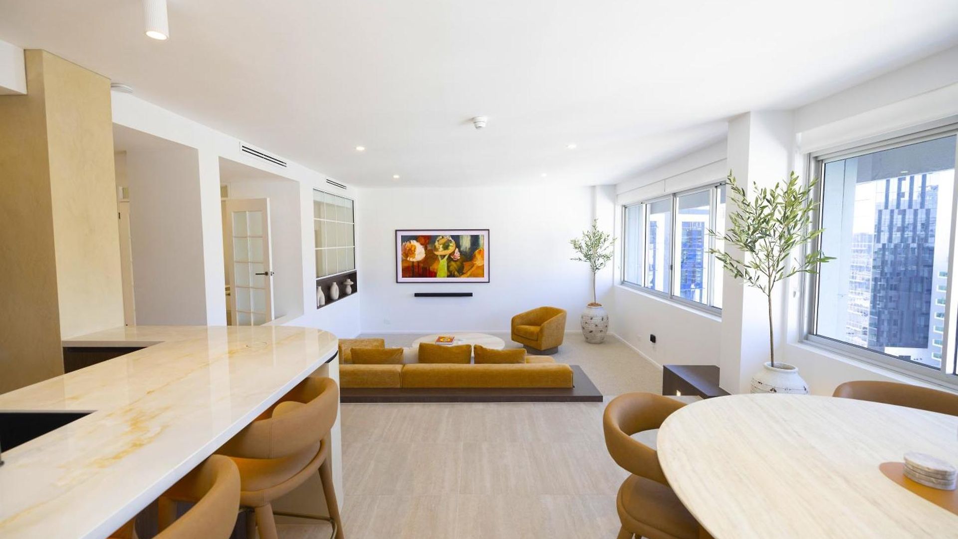 Luxury 3br- Skyhome Penthouse- Free Parking *