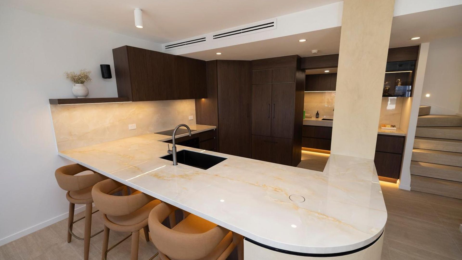 Luxury 3br- Skyhome Penthouse- Free Parking Brisbane