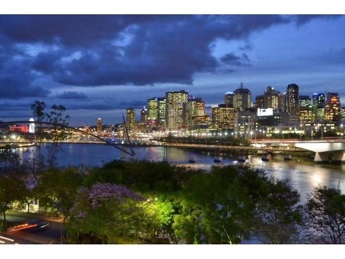 Southbank Luxury Pad- New List Brisbane