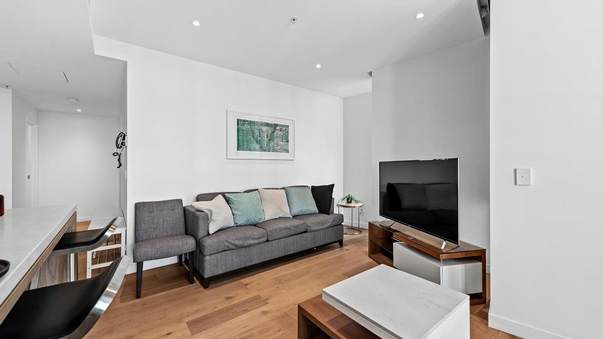 Stylish 2br With Huge Gym, Infinity Pool And Parking