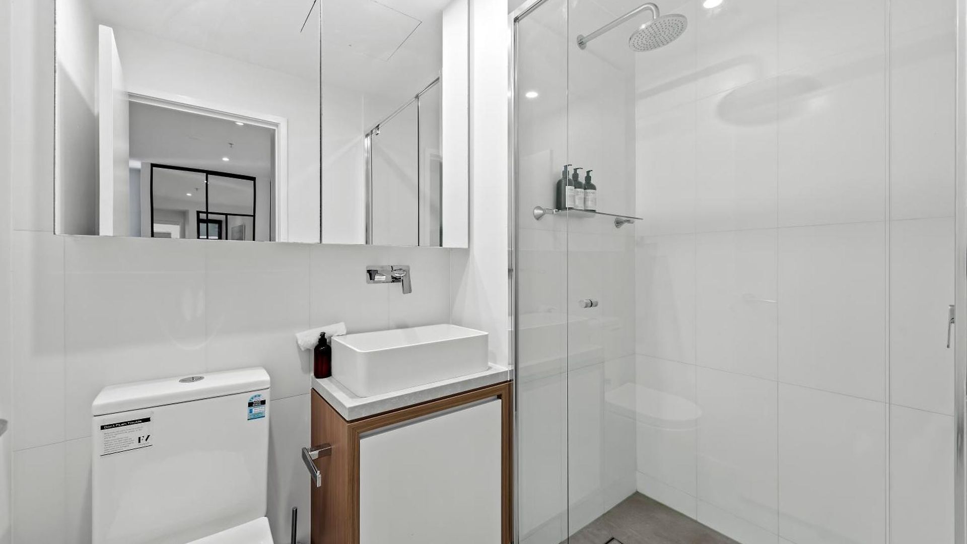 Stylish 2br With Huge Gym, Infinity Pool And Parking Brisbane