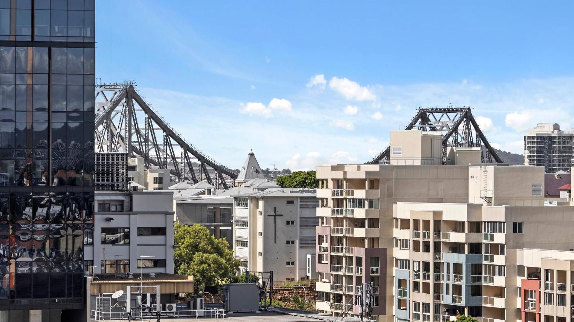 Stylish 2br With Huge Gym, Infinity Pool And Parking Apartment Brisbane