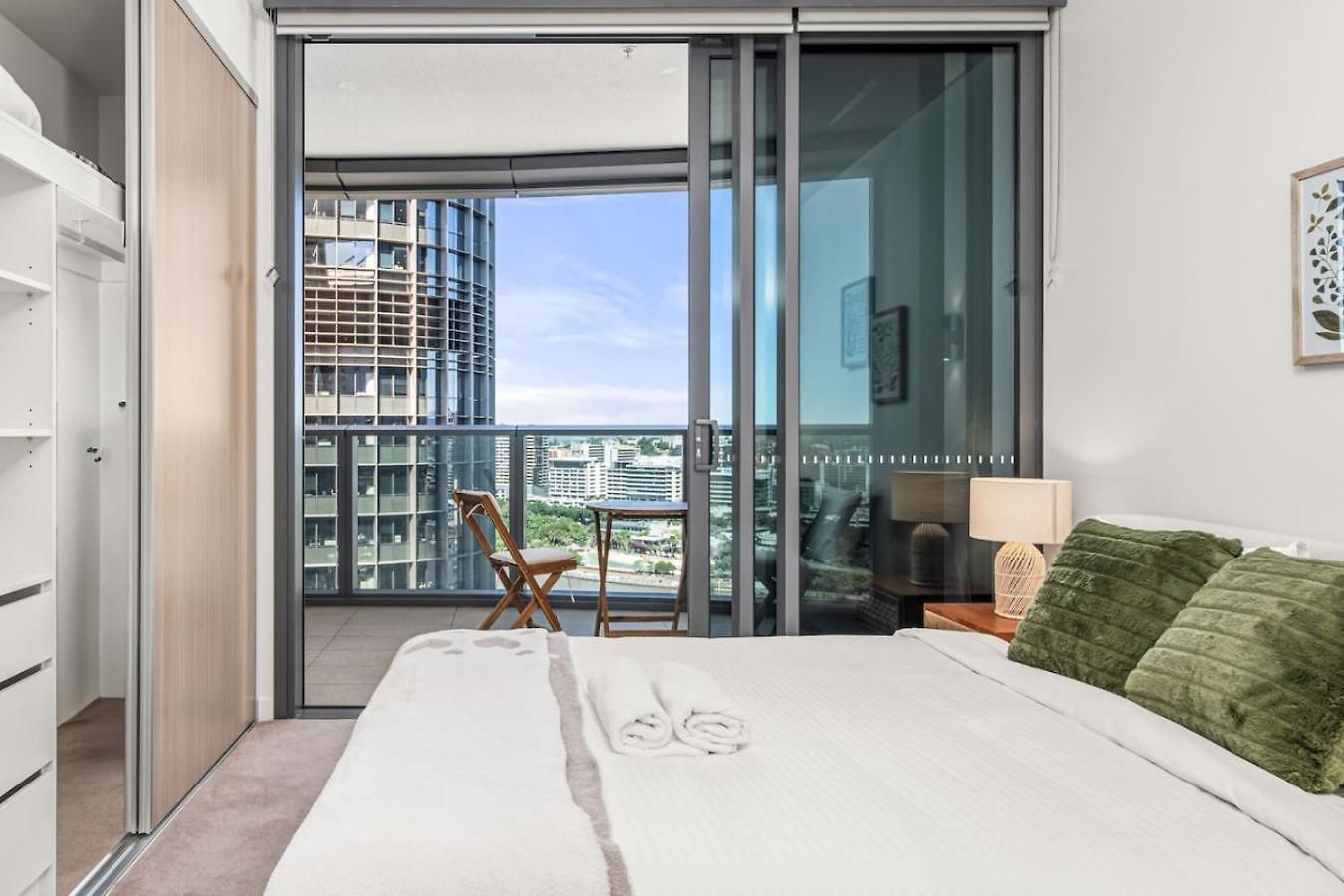 Apartment Modern 1br In Prime Queens Wharf Location