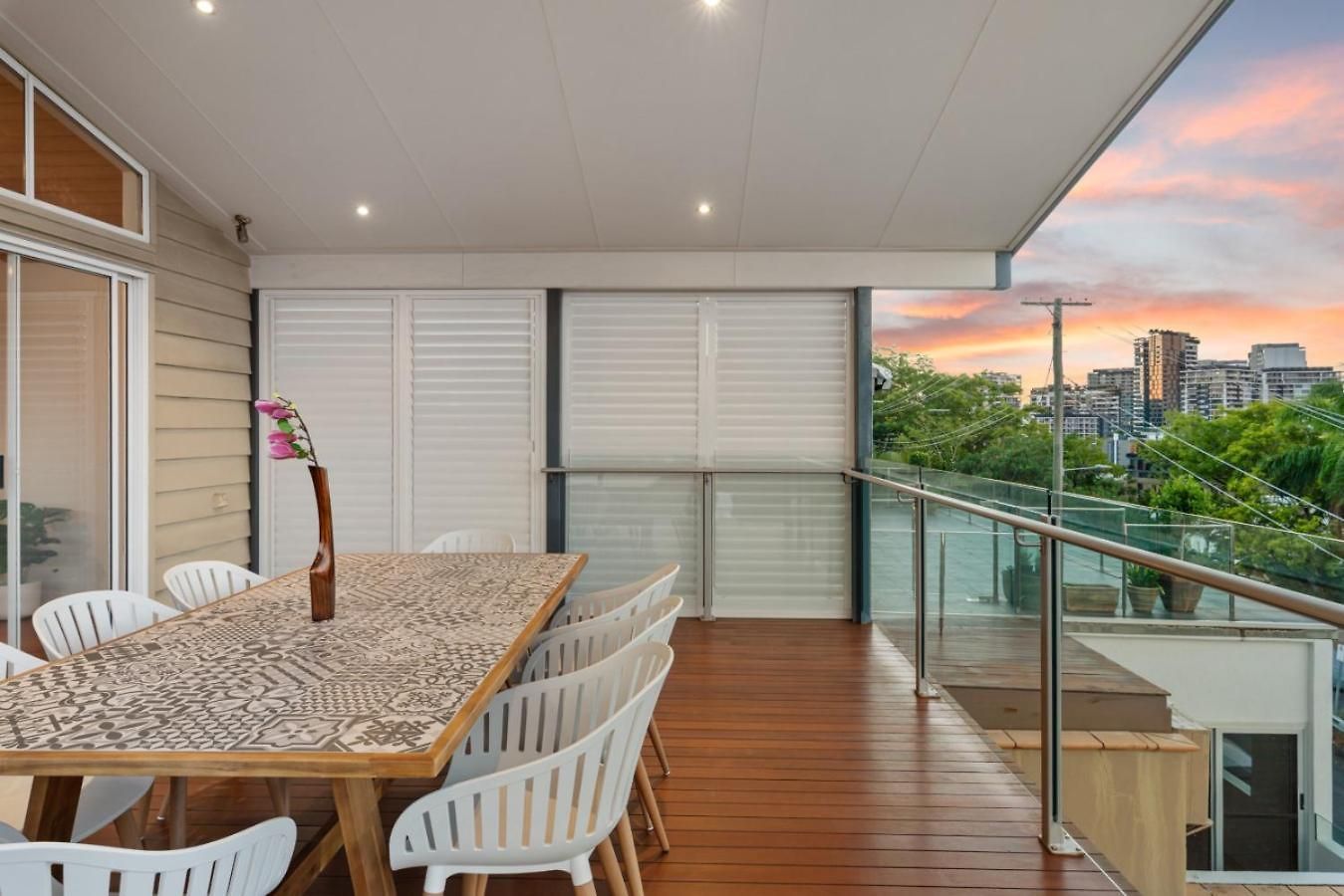 Holiday home A/c Throughout In Brisbane's Trendiest Suburb