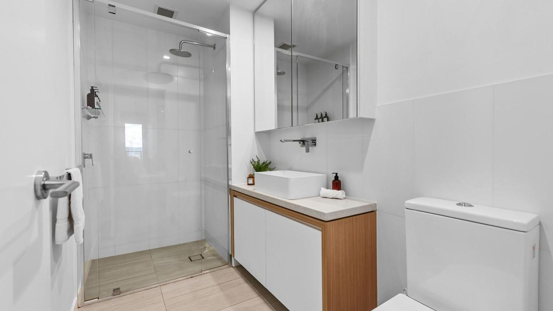 Mountain View 2br With Pool, Huge Gym And Parking
