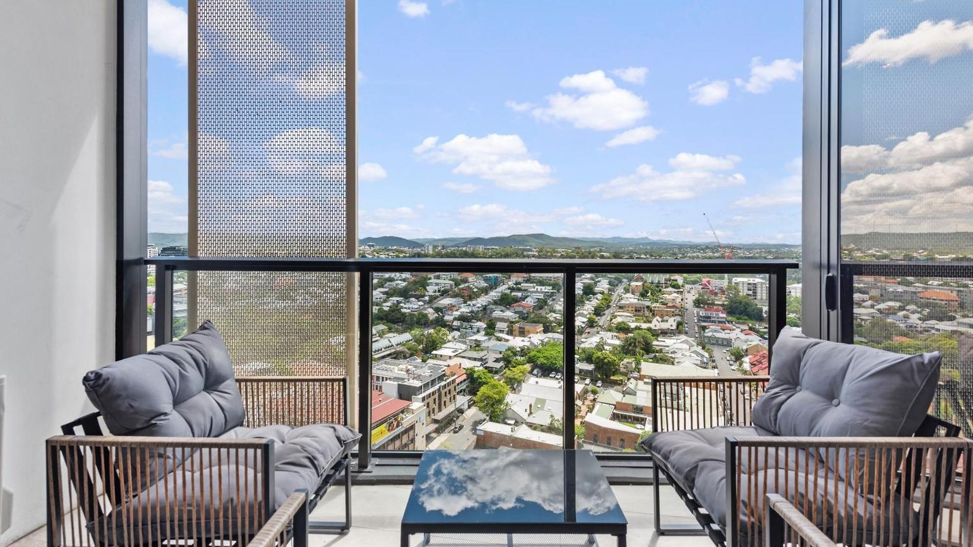Apartment Mountain View 2br With Pool, Huge Gym And Parking