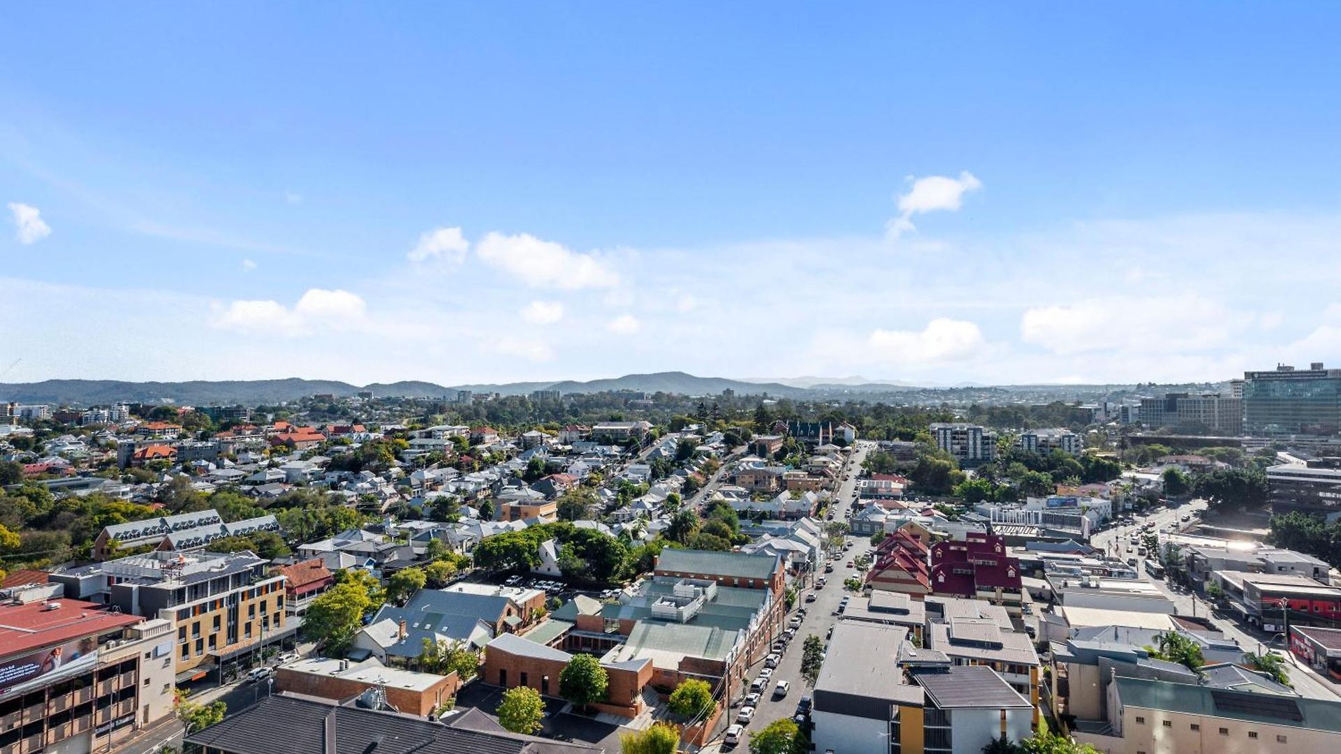 Mountain View With Infinity Pool, Gym And Car Park Apartment