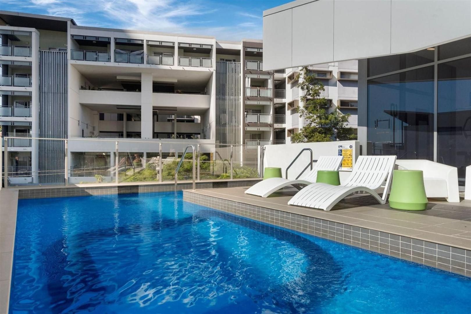 Modern And Stylish With Large Balcony And Parking! Apartment