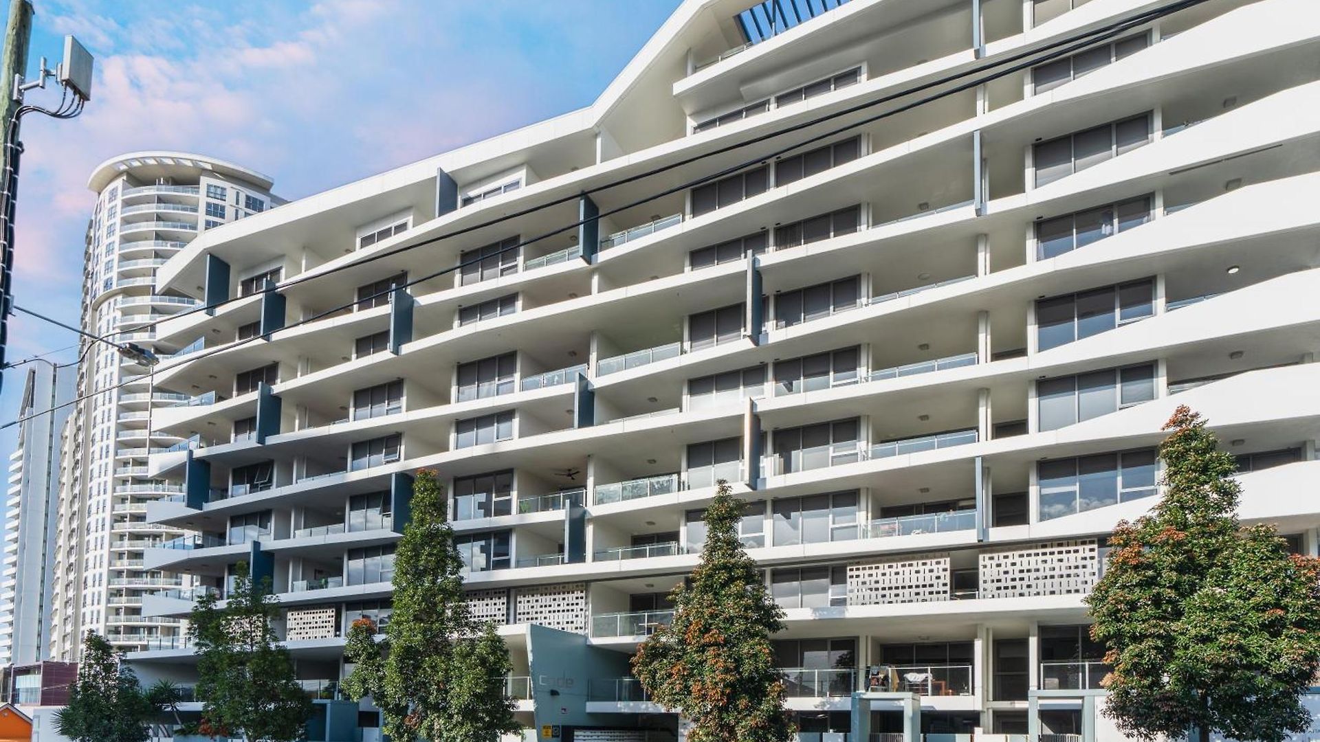 Modern And Stylish With Large Balcony And Parking! Apartment Brisbane