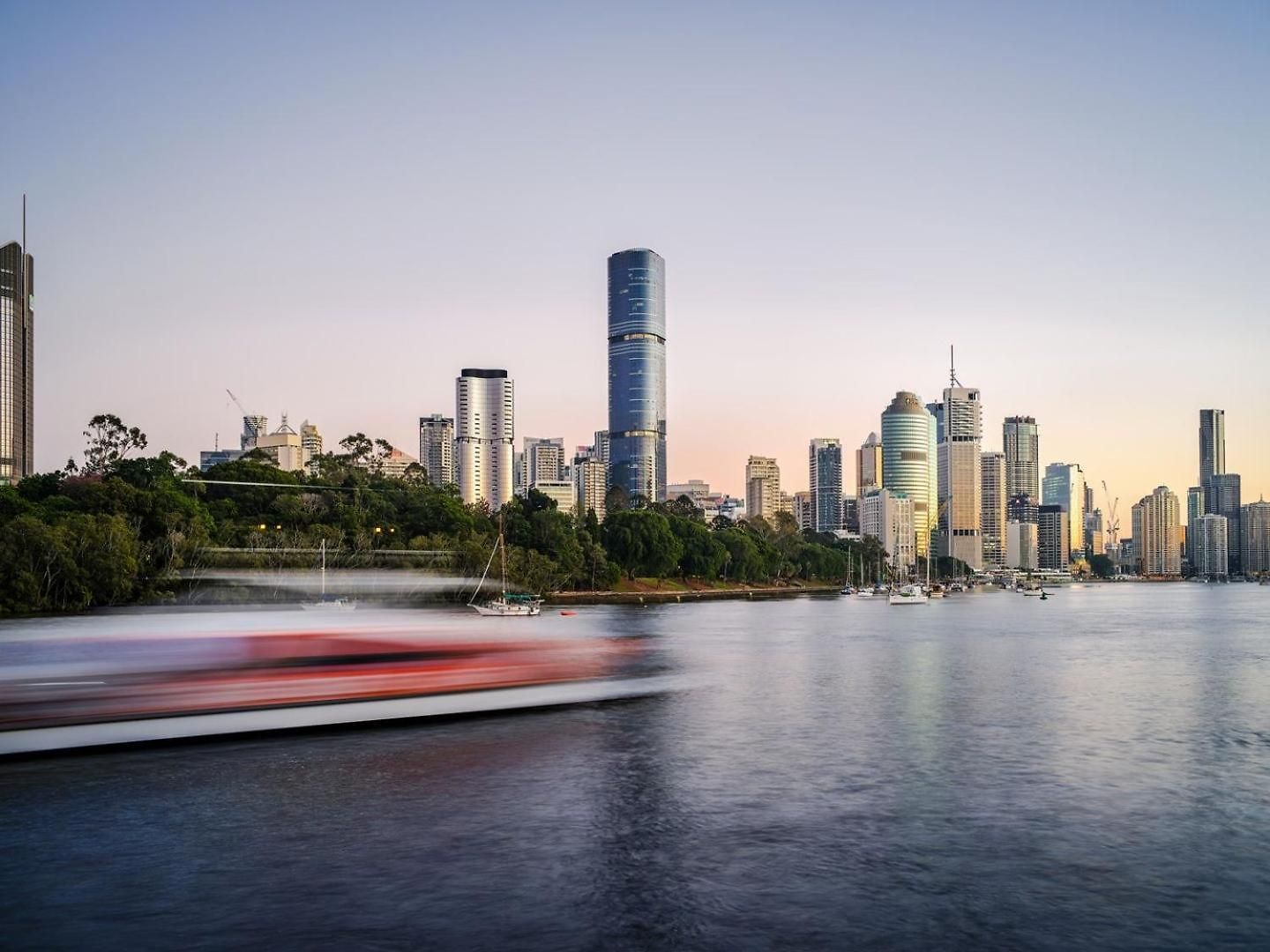 Cbd 2br With Breathtaking Views, Pool & Gym Apartment