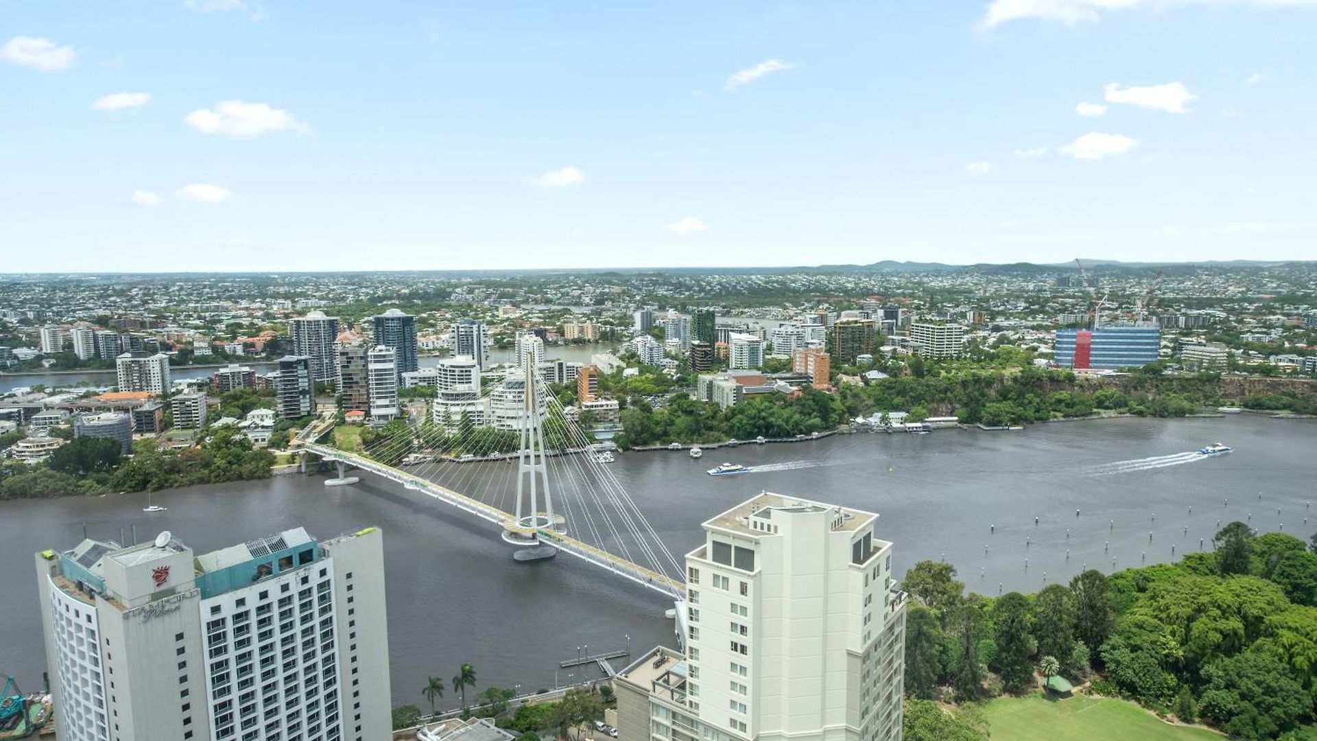 Cbd 2br With Breathtaking Views, Pool & Gym Brisbane