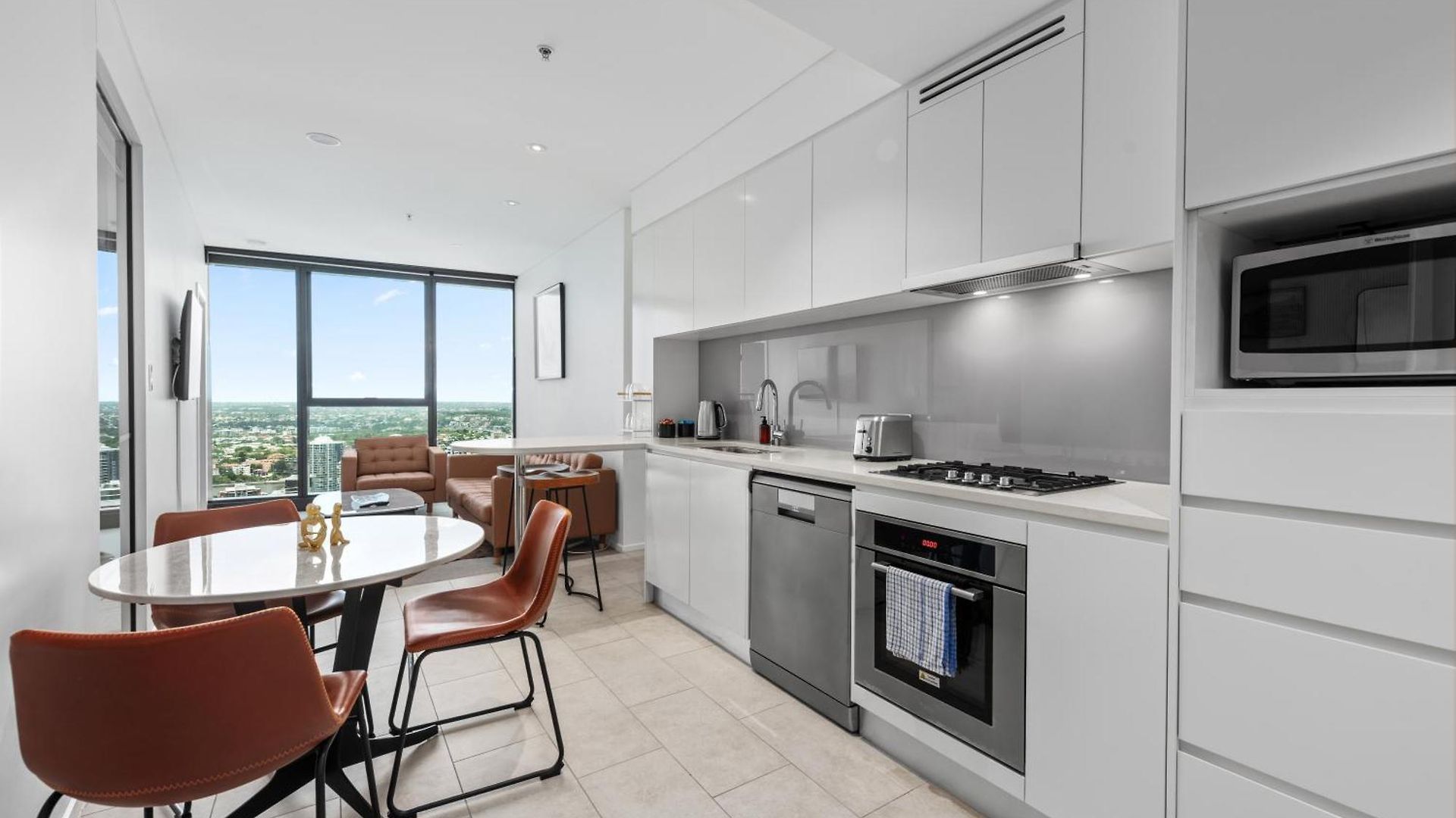 Cbd 2br With Breathtaking Views, Pool & Gym Apartment Brisbane