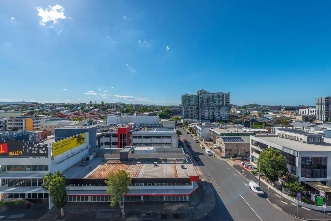 Apartment 2br Luxury Retreat With Rooftop Pool Access Brisbane