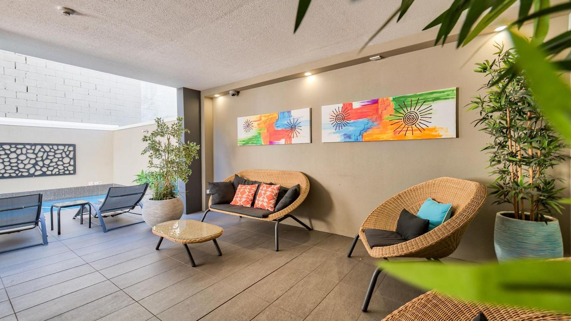 Modern And South Bank Apartment! Walk To Cbd Apartment